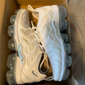 Nike Vapormax Plus White Sneakers with Subtle Silver Details